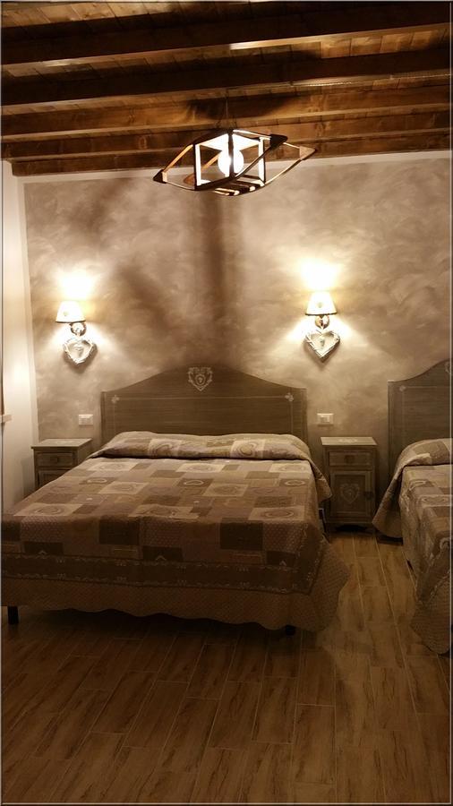La Casa Delle Rondini Bed and Breakfast Roncoferraro Exteriör bild