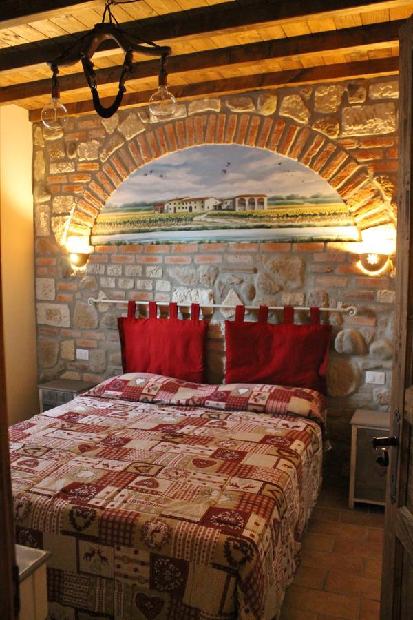 La Casa Delle Rondini Bed and Breakfast Roncoferraro Exteriör bild