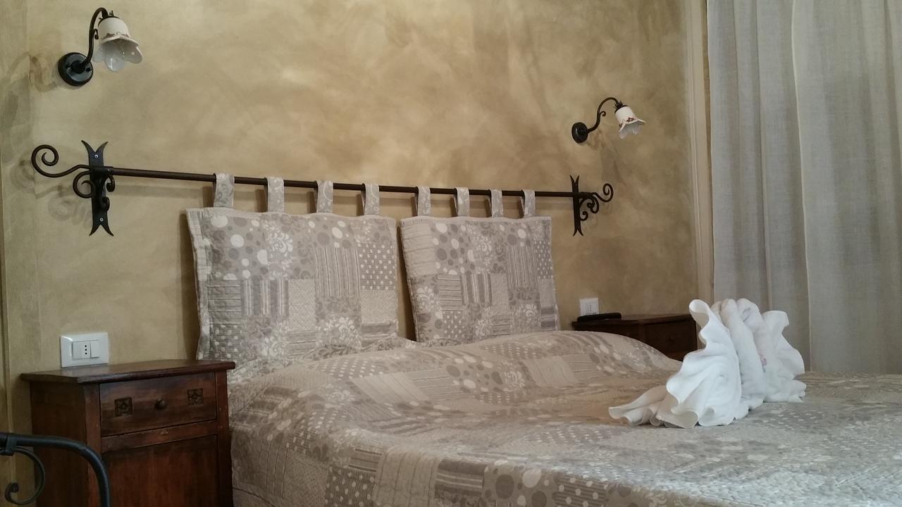 La Casa Delle Rondini Bed and Breakfast Roncoferraro Exteriör bild