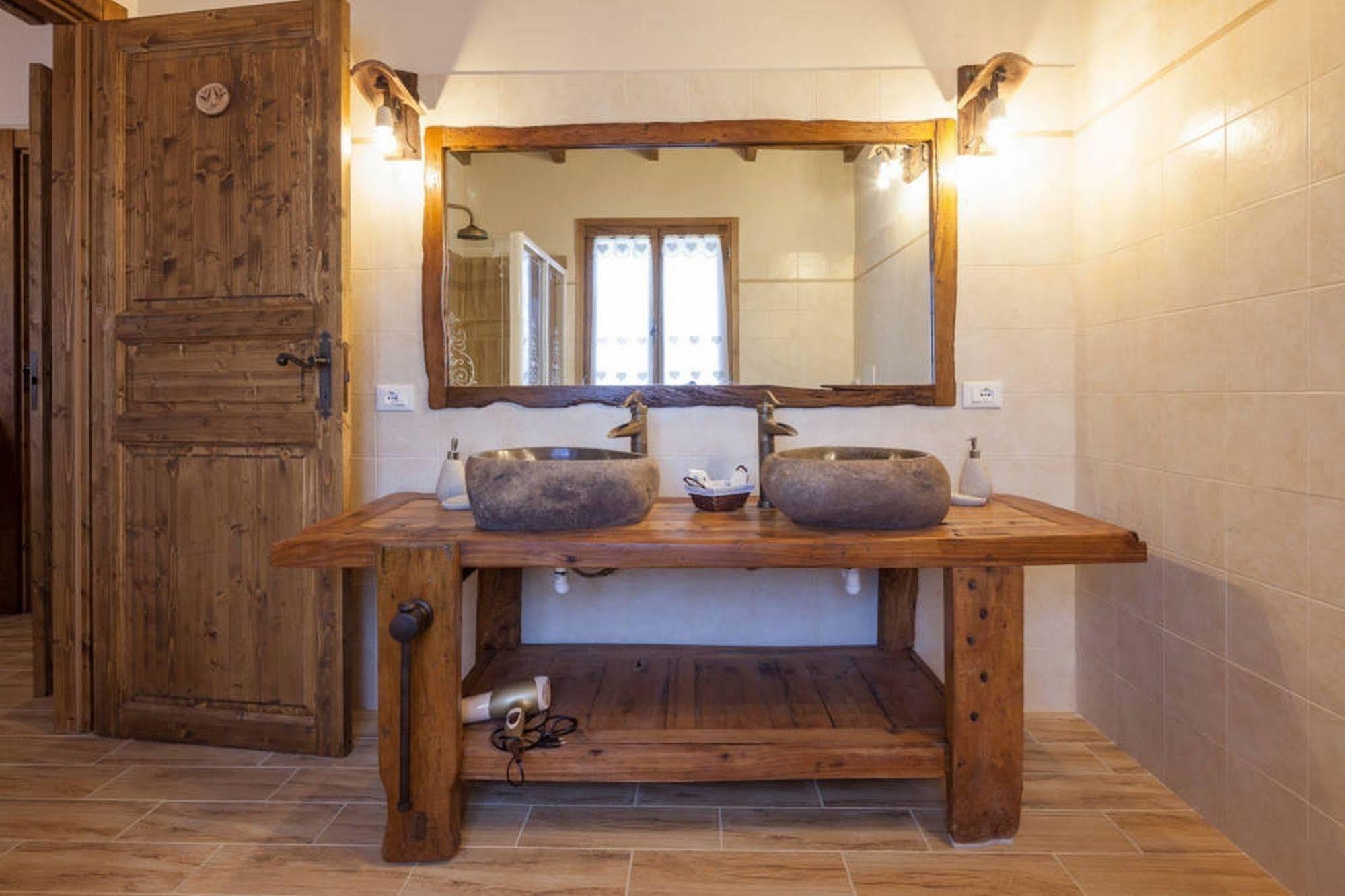 La Casa Delle Rondini Bed and Breakfast Roncoferraro Exteriör bild