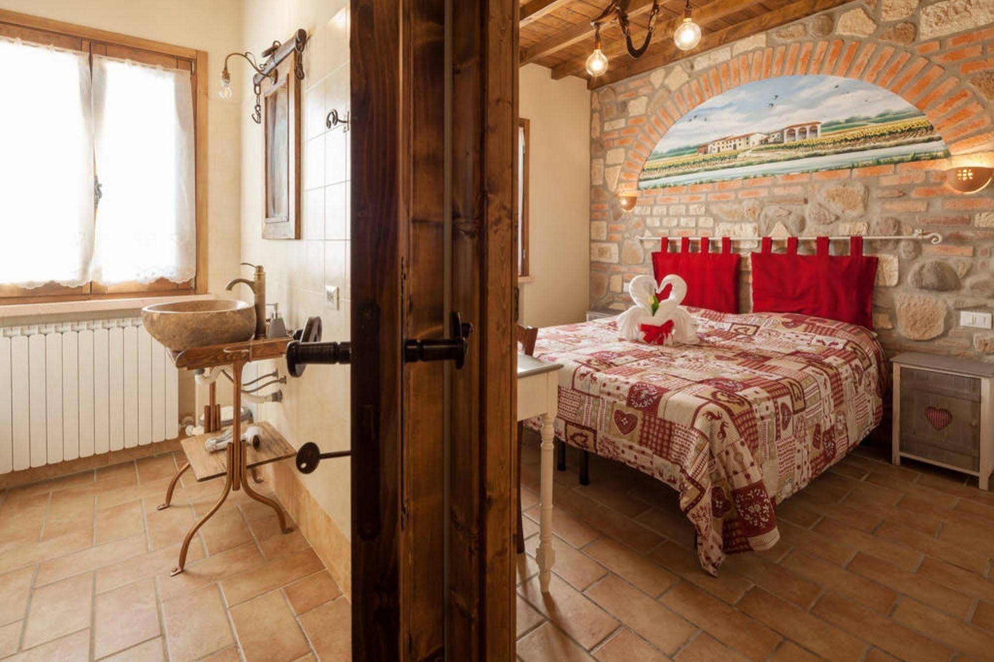 La Casa Delle Rondini Bed and Breakfast Roncoferraro Exteriör bild